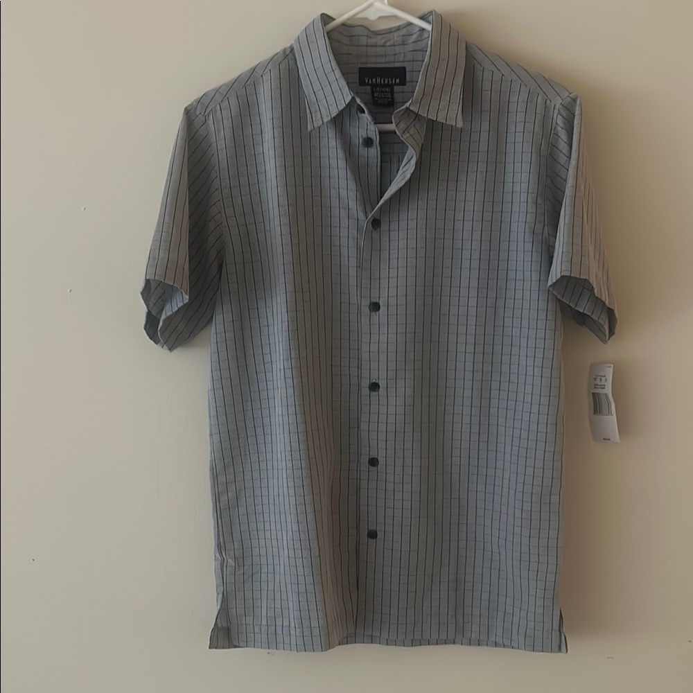 Van Heusen Men's Shirt in Gray Pinstripe.